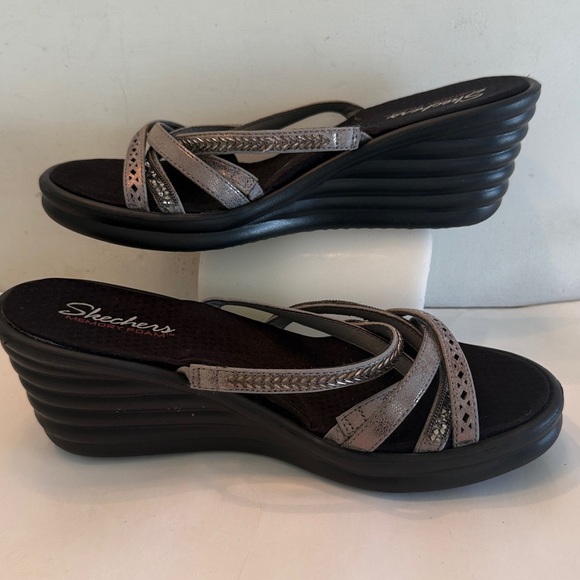 Skechers black gray studded comfort memory foam platform sandals size 9 - Picture 1 of 13